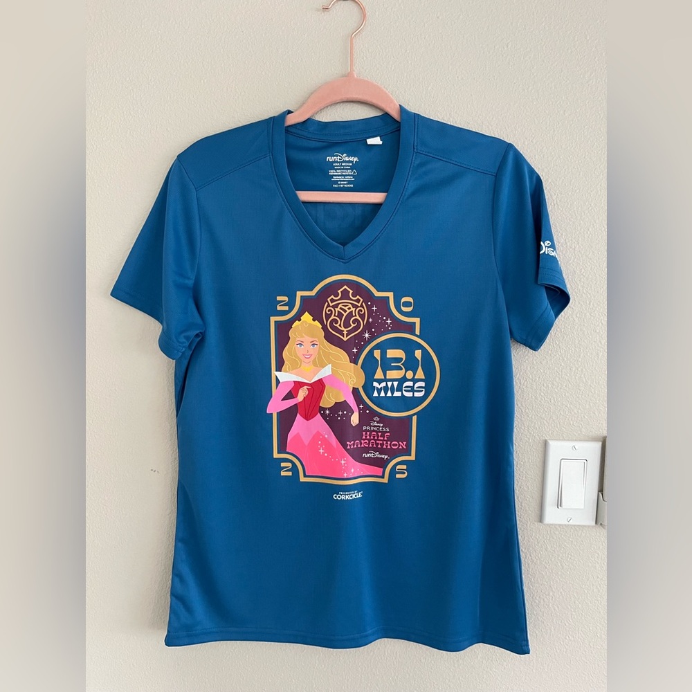 Like New Women’s 2025 Disney Princess Half Marathon Commemorative T-shirt